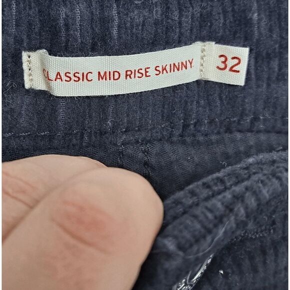 Levi's Classic Mid Rise Skinny Corduroy Jean in Black size 32 - Picture 5 of 8